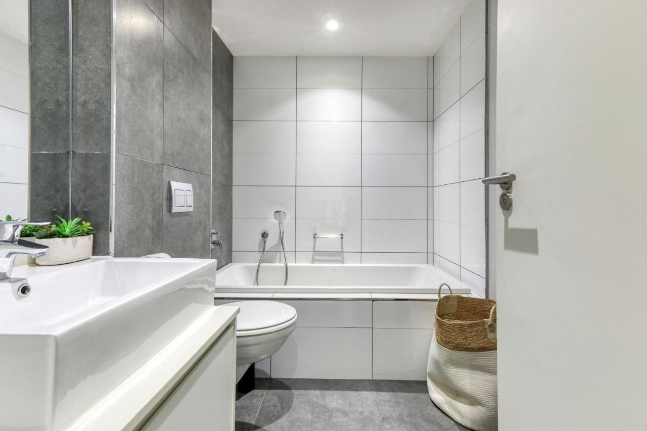Backup-Powered Classic Luxury Apartment Cape Town Exterior foto