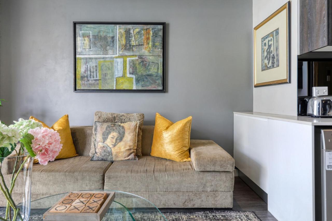 Backup-Powered Classic Luxury Apartment Cape Town Exterior foto